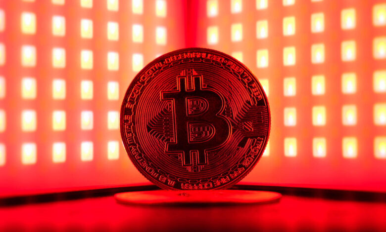 Bitcoin fell 9%, falling below $93,000 as the sell-off intensified