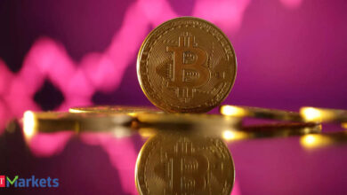 Bitcoin fell more than 8%, falling below $94,000 as Jerome Powell dismissed speculation about Bitcoin reserves.