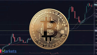 Cryptocurrency Price Today: Bitcoin stabilized amid selling pressure near the $1K mark. Altcoins Ethereum, XRP, and Solana drop as much as 5%