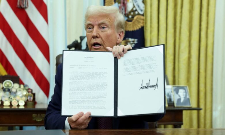 Trump signs executive order on cryptocurrency stocks and digital assets