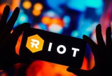 Riots Platform Platforms Mixed Q1 results as the effects of "half" Bitcoin.