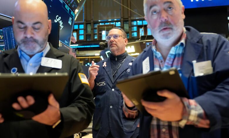 Dow, S & P 500, Nasdak Futures Mixed ahead Trump Tariff moves as Bitcoin, Cripto Surge