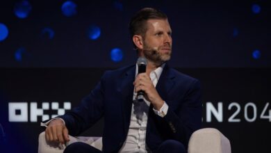 Trump Crypto offer provokes feedback and investigation calls