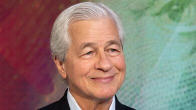 JPMORGANGA JAMIE DIMON director says the bank will let the clients buy Bitcoin