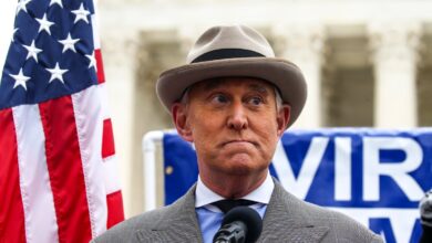 Trump Pal Roger Stone calls to "Execution" Mark Kelly after Senator Slams President Cripto Haul from the White House